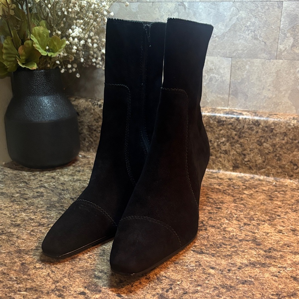 Casual Corner Black Suede Pointed Toe Ankle Boots